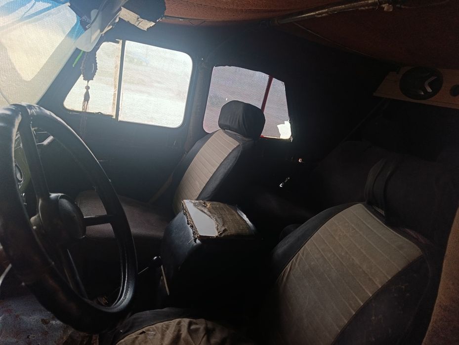 УАЗ девит сотилади