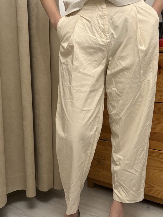 Pantaloni crem COS