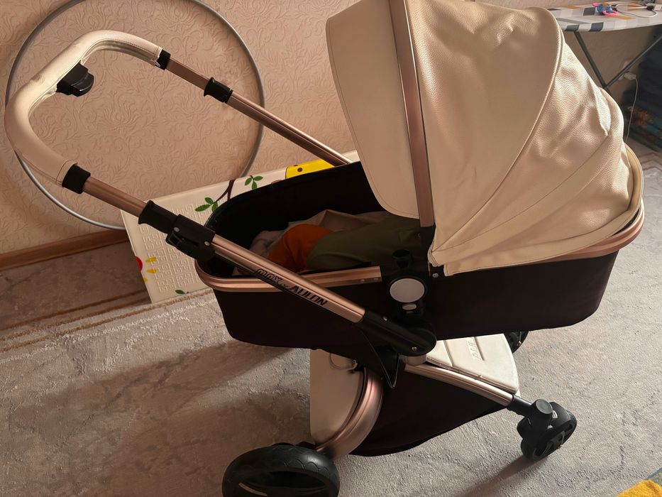 Коляска в хорошем состоянии