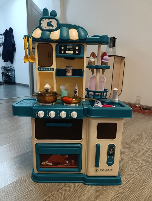 Продам кухонный гарнитур игрушку