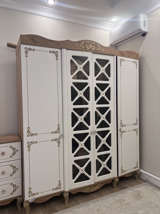 Спальный гарнитур 250000