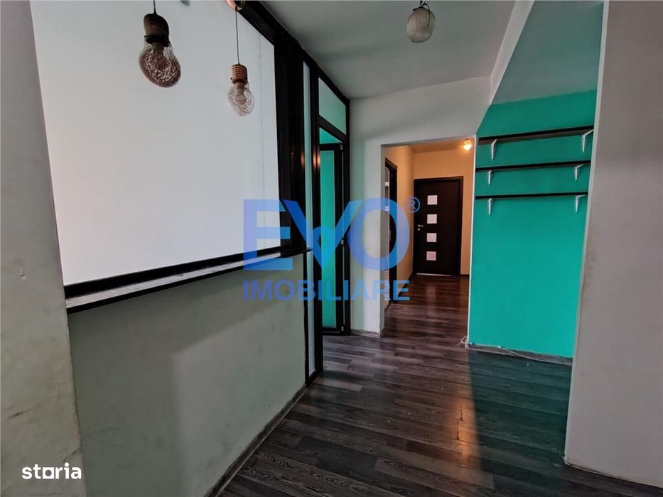 Apartament cu 4 camere de vanzare, zona Dacia