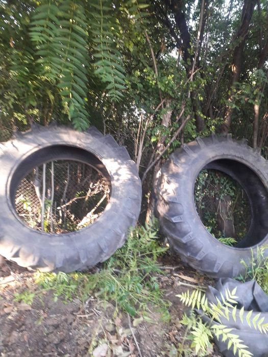 Продавам гуми 16.9 х 38