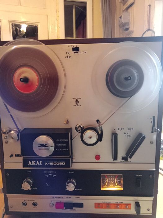 Magnetofon Akai X1800SD  cu amplificare și difuzoare de control