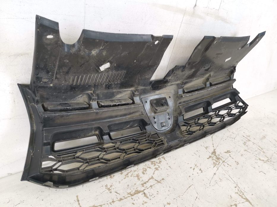 Радиаторна решетка Дачия Логан 2 [фейслифт] [ - ] Оригинална, в добро