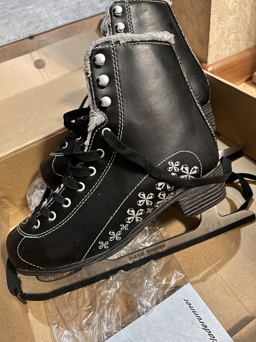 Коньки для катания 36.5 р