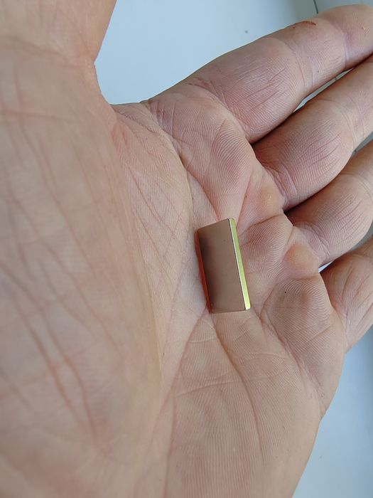 Магниты для сьемного монтажа.