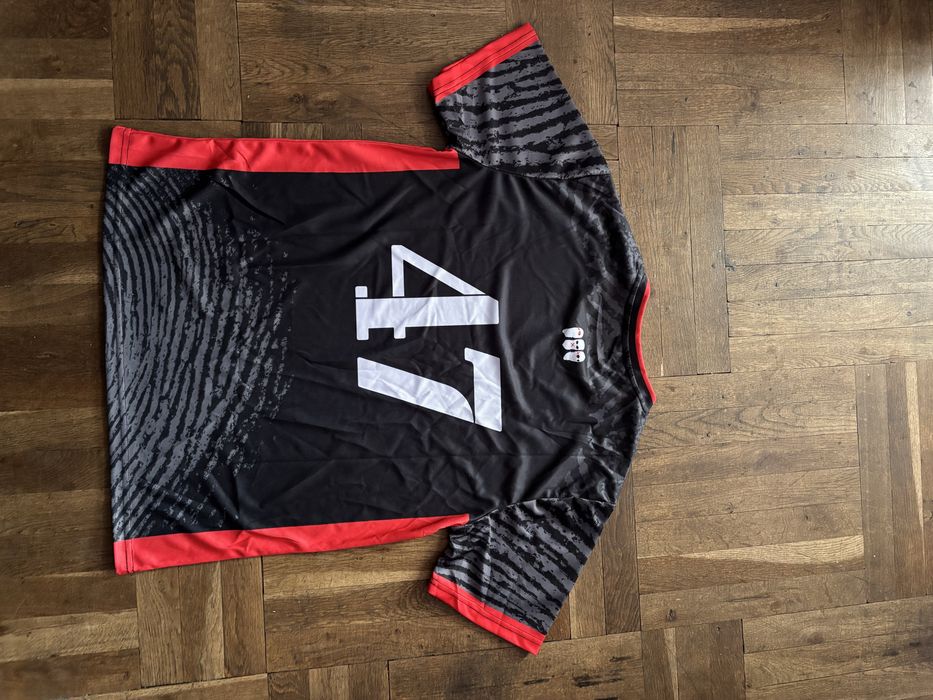 Omerta и JUL тениски