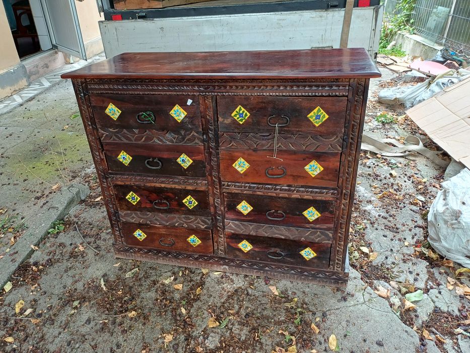 Comoda veche orientală