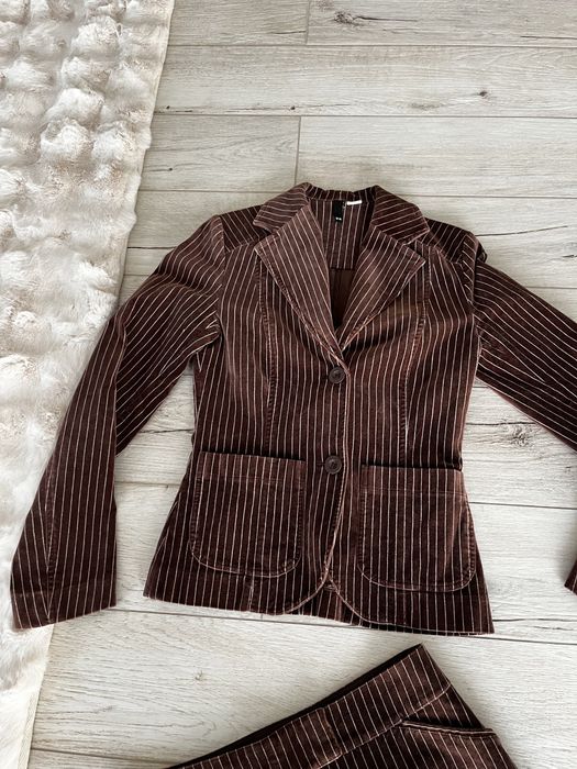 Costum H&M impecabil
