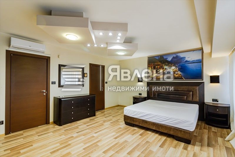 Отличен Многостаен с партерен гараж