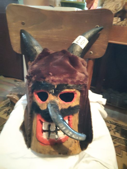 Традиционни кукерски маски