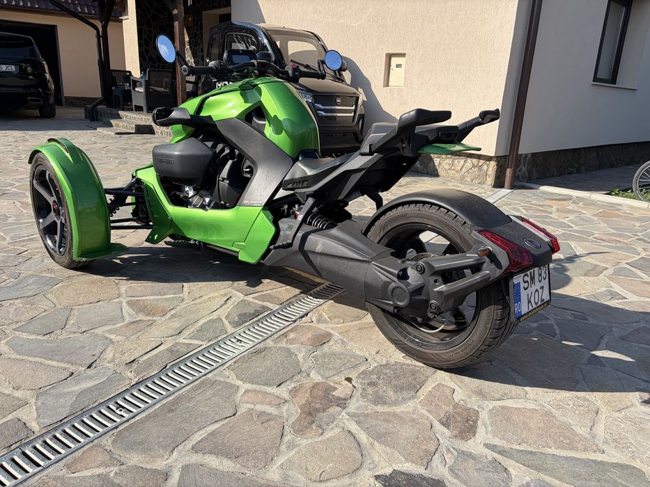 Vand Can -Am / 2024 / 4.000 km !! Automat / Nou