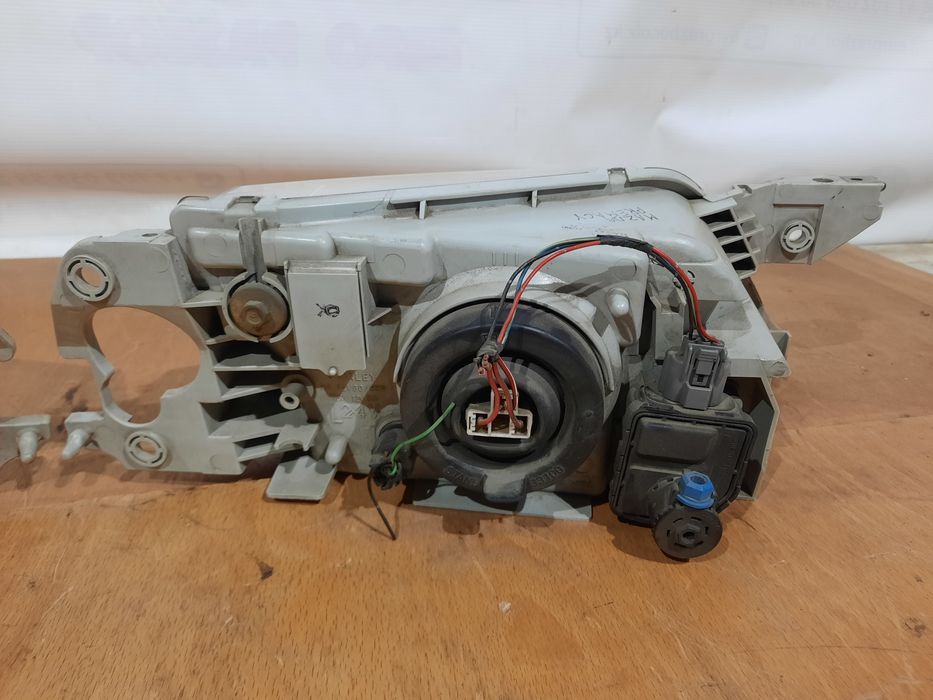 Фары Мазда Премаси