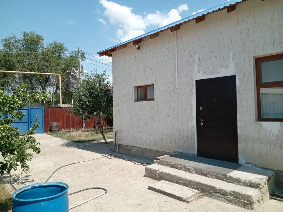 Продается дом с земельным участком