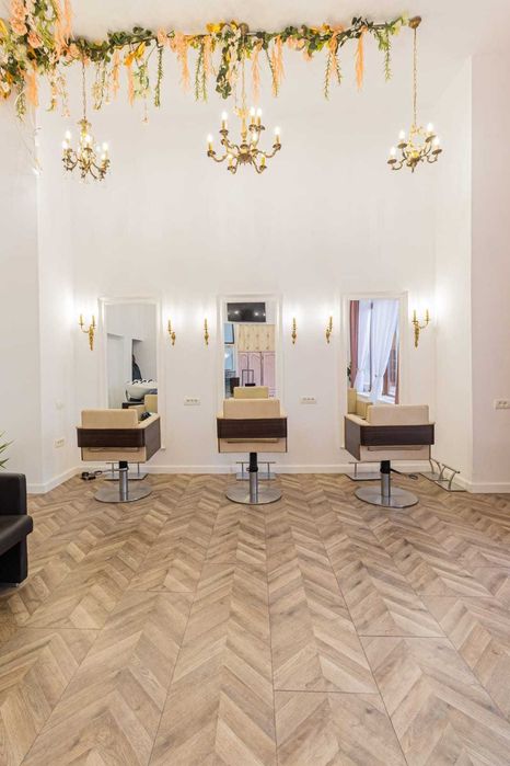 Post de lucru de inchiriat - Salon beauty  High Class