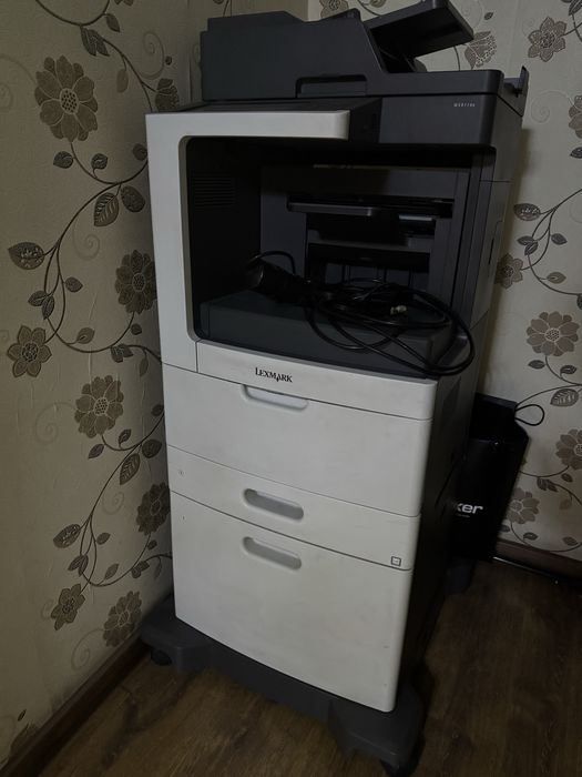 Продам МФУ Lexmark MX811de