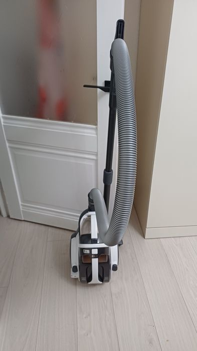 Продам пылесос LG