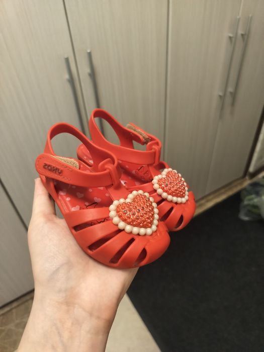 Продам сандалии Zaxy (оригинал)