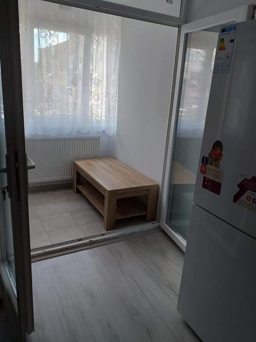 Închiriez garsoniera