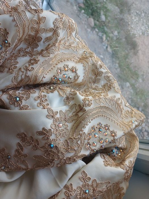 Шикаиное вечернее платье