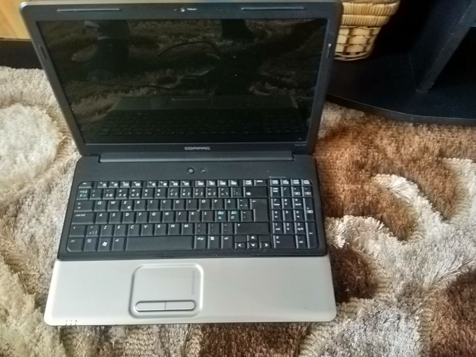 Vând laptop Compaq-Presario CQ 60!