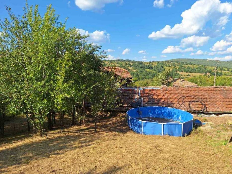 Продава къща с гледка само на 11 км от Габрово