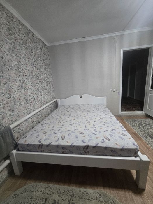 Продам кровать дерево