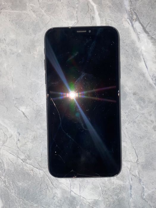 iPhone X 256 гб обменяю