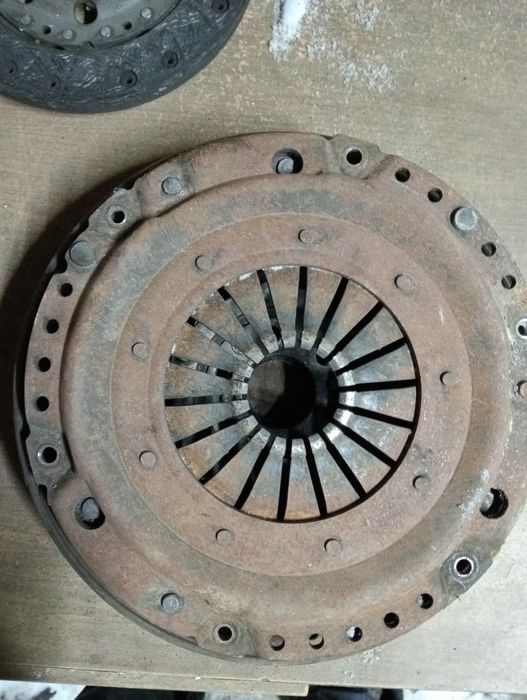 Продам комплект сцепления оригинал на Опель омегу, вектору,2.0 16.клап