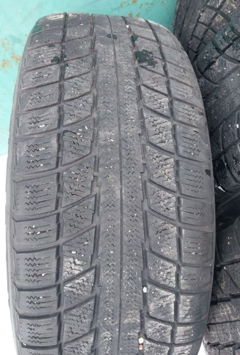 4 шины Triangle 235 65 R17. Читаем описание.