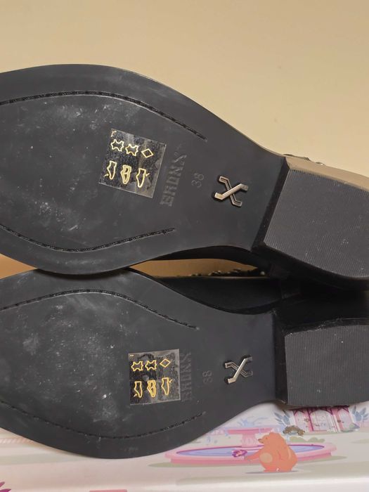 Bronx оригинални нови кожени боти