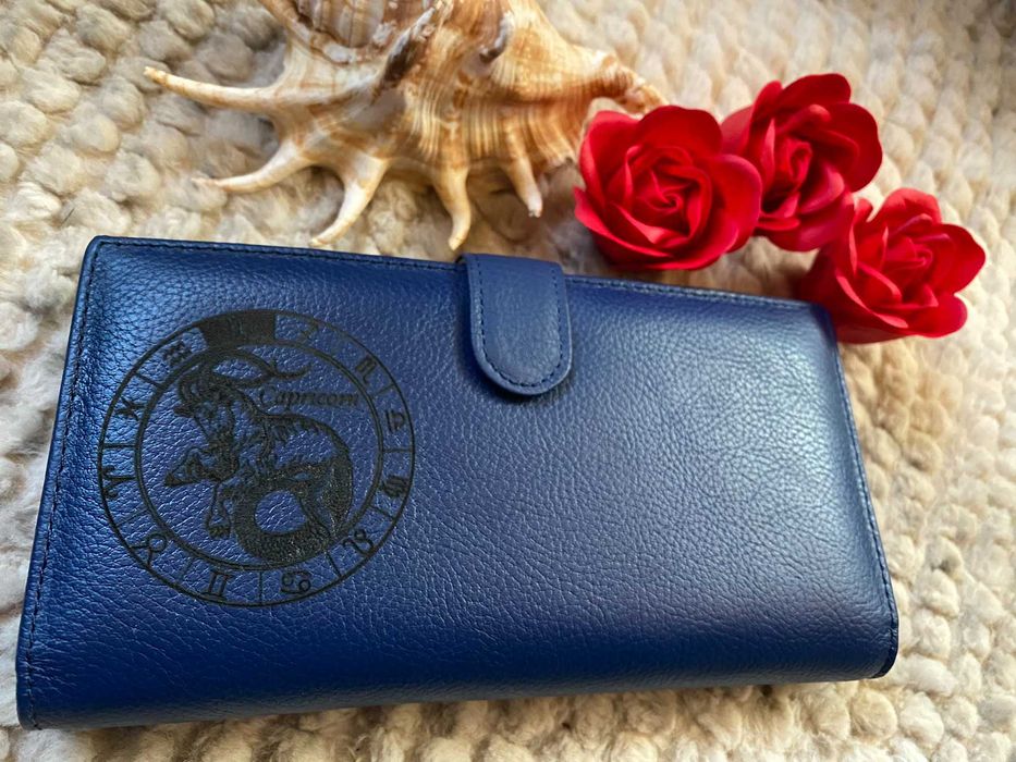 Гравирано дамско портмоне от естествена кожа