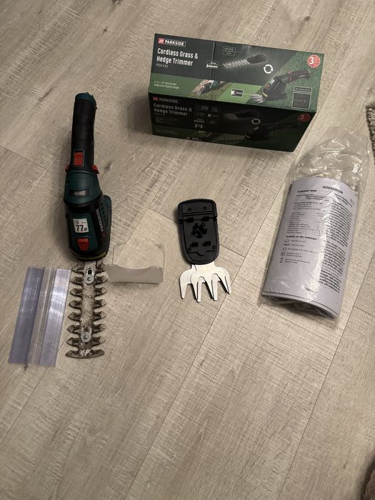 Mașina de tuns iarba și gard viu fără fir Parkside PGSA 4 A2.