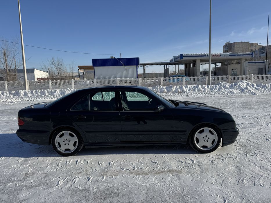 Мерседес 210 2.3 автомат