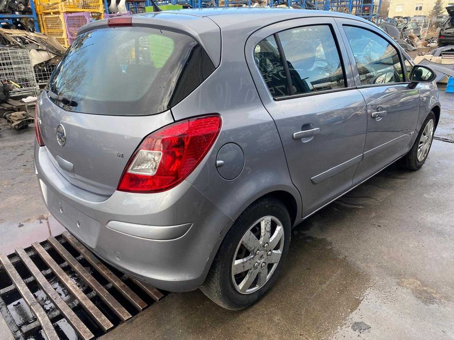 Dezmembrez Opel Corsa D/1.0/1.2/1.3/1.4/Z13DTJ/Z17DTR/Z16LEL/usa/haion/interior/oglinda/volan/motor/cutie/aripa/bara/grila