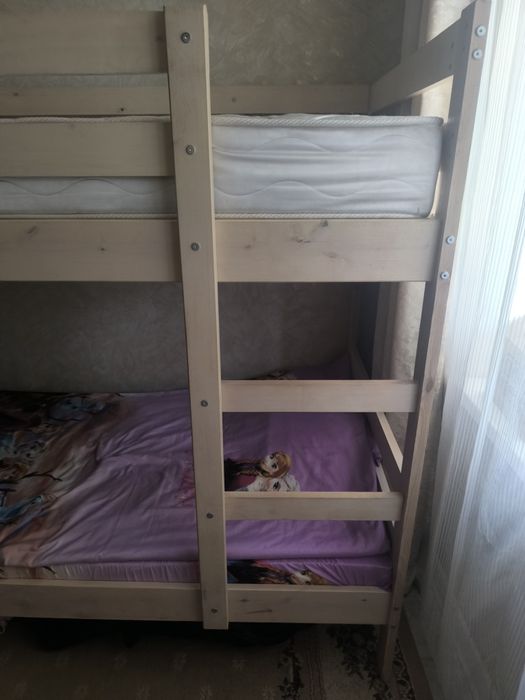 Продам двух ярусную кровать