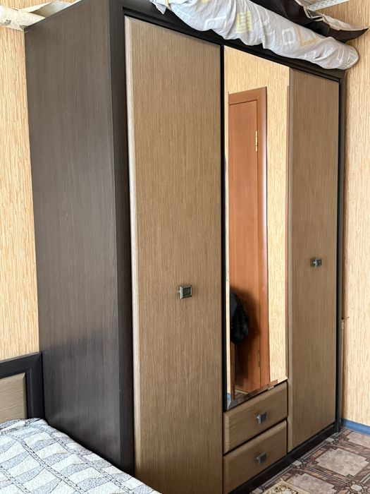 Продам спальный гарнитур