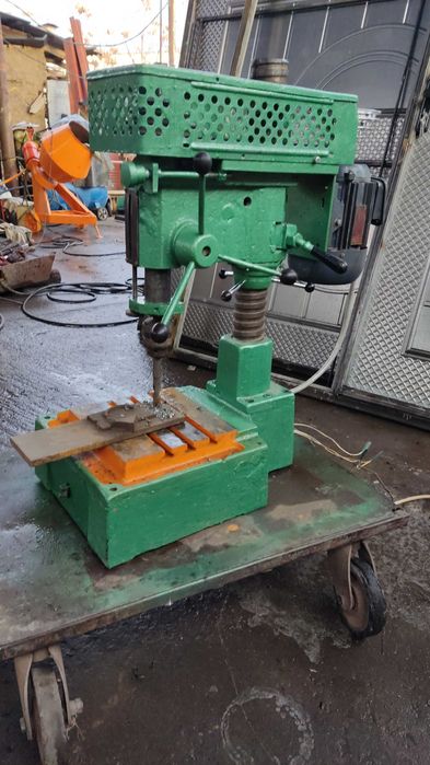 Сверлильный станок