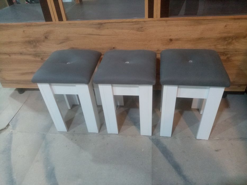 Продам новые кухонные табуретки!