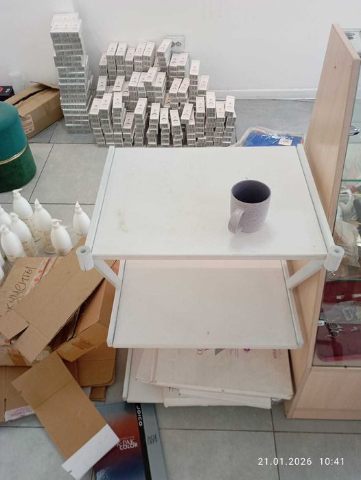 Шкафы,витрина,рабочие столы