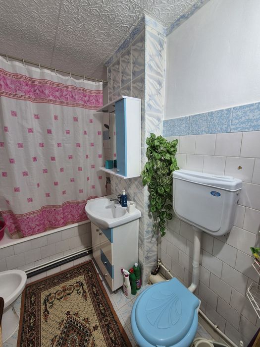 APARTAMENT  3 camere, Et. 2