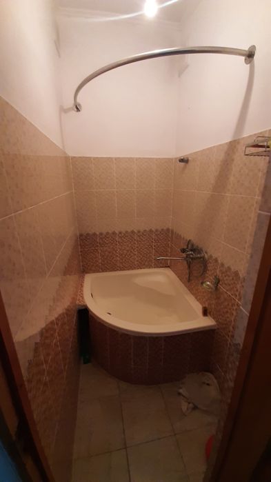 Срочно продается 5-ти комнатная квартира,на Белтепа массив