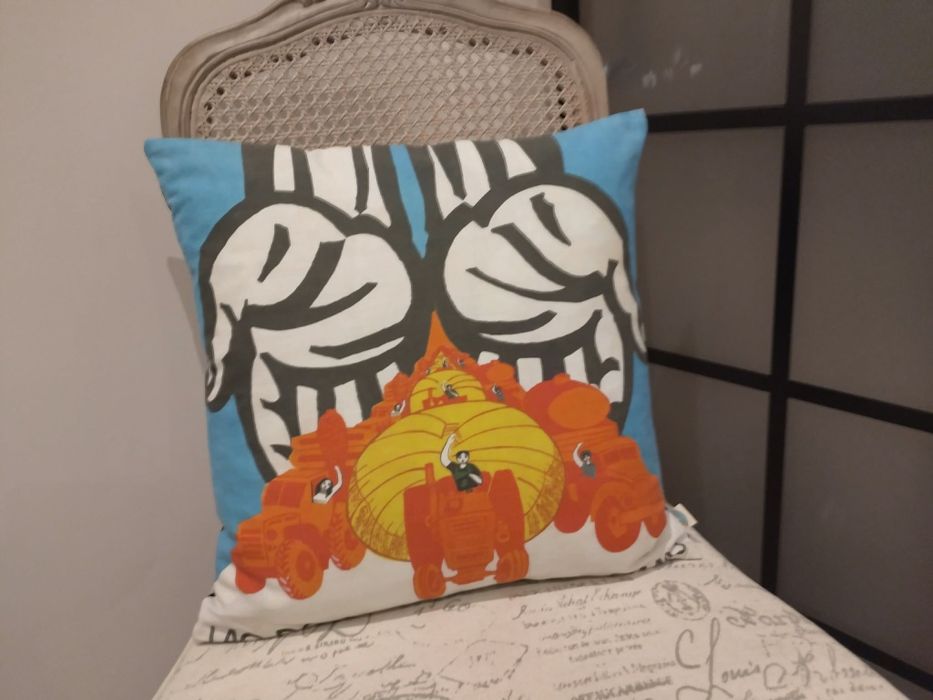 Декоративна възглавница от Виетнам 40 см х 40 см