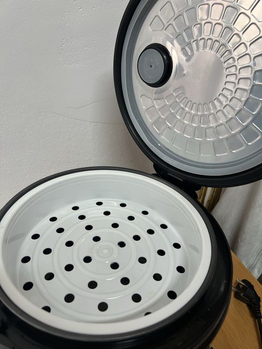 Мультиварка Redmond