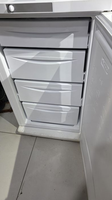 Продам морозильник INDESIT