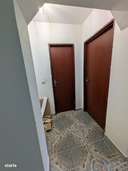 Apartament de închiriat 250 euro /luna