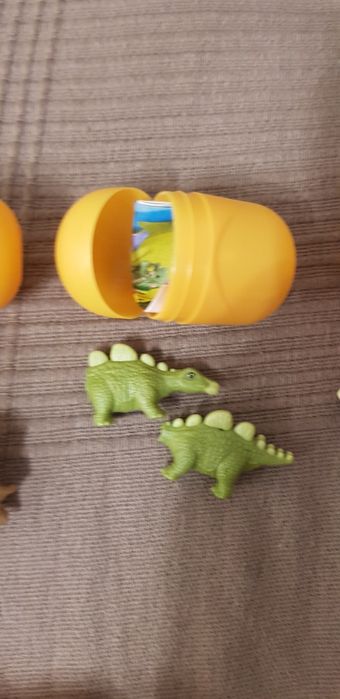 Динозаври от kinder natoons,разменям