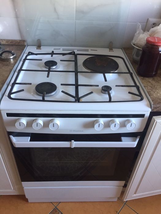 Продам плитку 50000