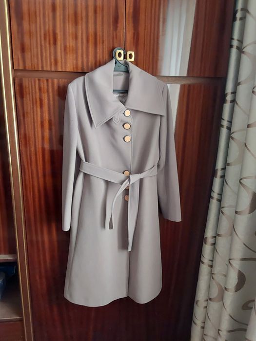 Пальто женское из кашемира.